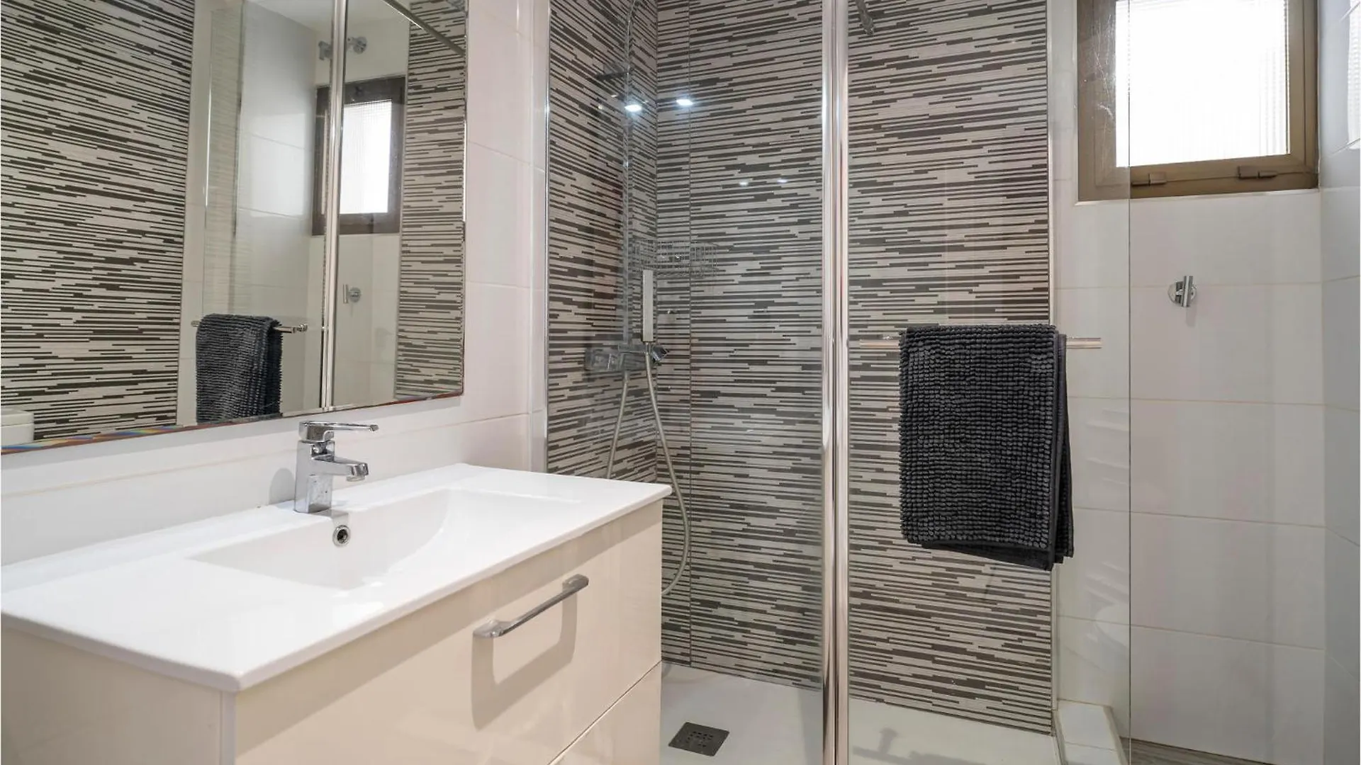 3 Bedroom Cozy Apartment In Las Lagunas De Mijas La Cala De Mijas