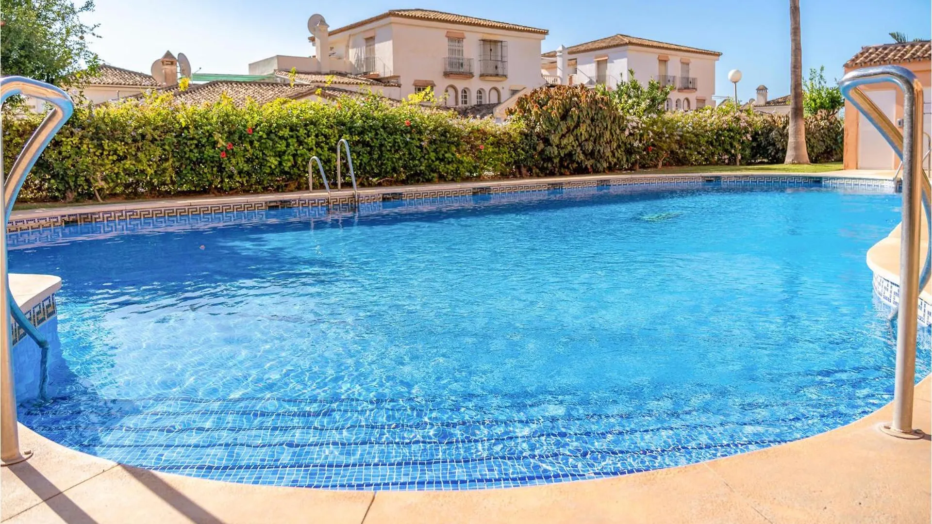3 Bedroom Cozy Apartment In Las Lagunas De Mijas La Cala De Mijas